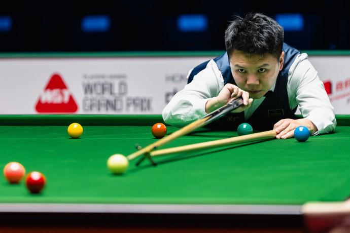 K1体育官方-历史首次!赵心童、周跃龙惊险晋级,国手包揽斯诺克世界大奖赛4强