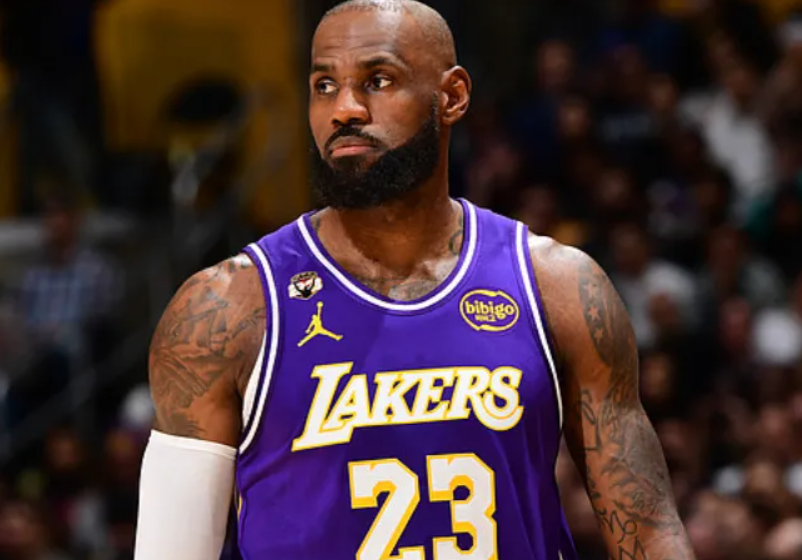 K1体育官方-大逆转！湖人双杀76人，詹姆斯一战连创3大神迹，东契奇腿筋重伤